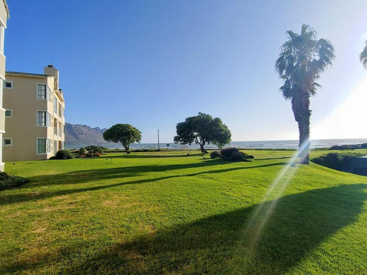 Ferienwohnung Greenways Golf Beach E8 - Sea view Gordonʼs Bay Apartment