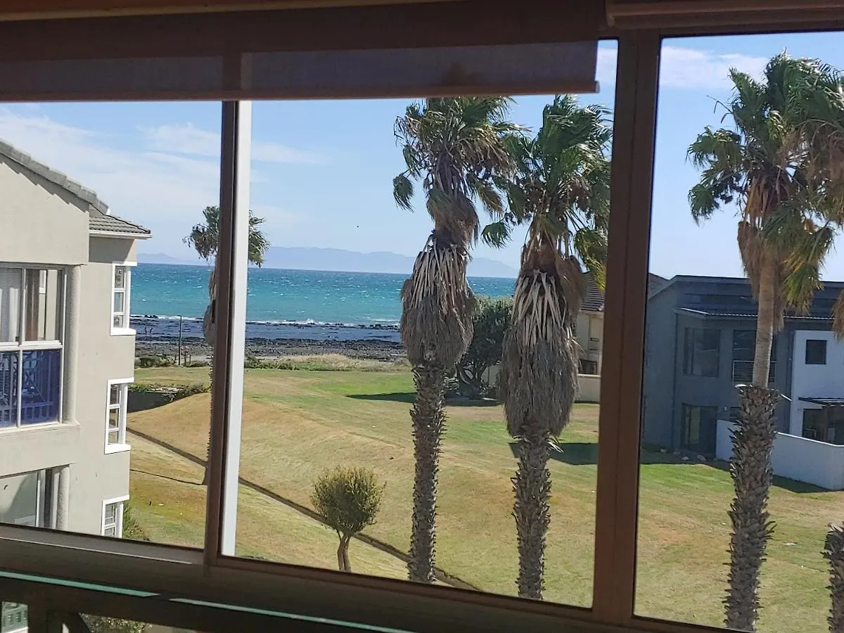 Ferienwohnung Greenways Golf Beach E8 - Sea view Gordonʼs Bay Apartment